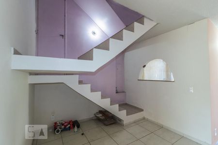 Escada para porta de entrada de apartamento à venda com 3 quartos, 60m² em Taquara, Rio de Janeiro