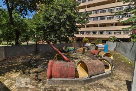 Apartamento à venda com 60m², 3 quartos e 1 vaga Apartamento à venda com 60m², 3 quartos e 1 vagaPlayground