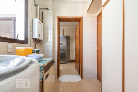 Apartamento para alugar com 170m², 4 quartos e 3 vagas Apartamento para alugar com 170m², 4 quartos e 3 vagasÁrea de serviço