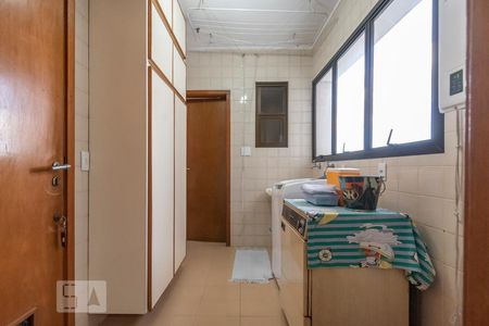 Apartamento para alugar com 170m², 4 quartos e 3 vagas Apartamento para alugar com 170m², 4 quartos e 3 vagasÁrea de serviço