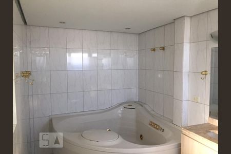 Banheiro de apartamento para alugar com 1 quarto, 55m² em Vila Siqueira (zona Norte), São Paulo