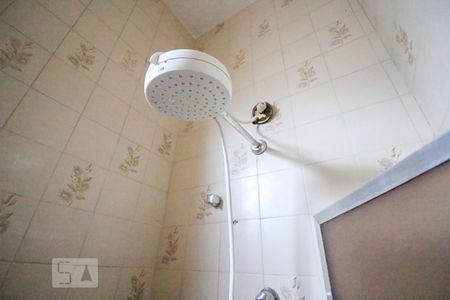 Chuveiro do Banheiro de apartamento para alugar com 1 quarto, 40m² em Irajá, Rio de Janeiro