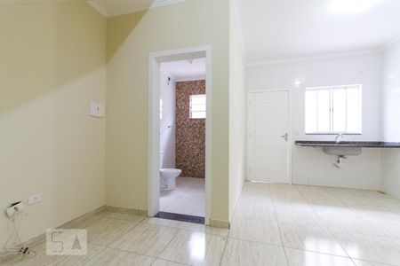 Sala e Cozinha de casa de condomínio para alugar com 2 quartos, 50m² em Vila Libanesa, São Paulo