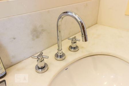 Apartamento para alugar com 240m², 3 quartos e 3 vagas Apartamento para alugar com 240m², 3 quartos e 3 vagasBanheiro Suíte 3