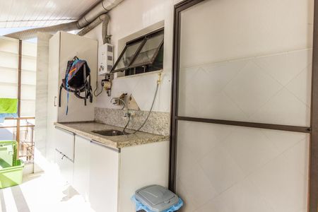 Apartamento para alugar com 240m², 3 quartos e 3 vagas Apartamento para alugar com 240m², 3 quartos e 3 vagasÁrea de serviço