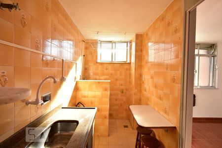 Apartamento à venda com 55m², 2 quartos e 1 vagaCozinha 