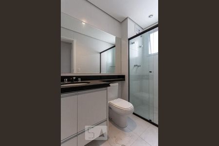 banheiro de apartamento para alugar com 4 quartos, 130m² em Vila Suzana, São Paulo