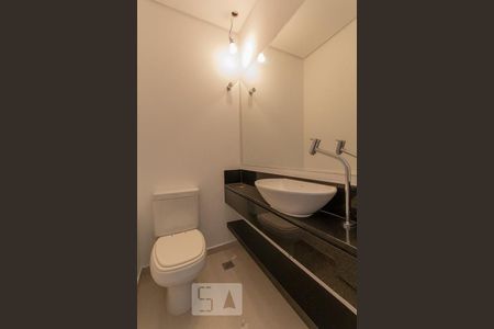 lavabo de apartamento para alugar com 4 quartos, 130m² em Vila Suzana, São Paulo