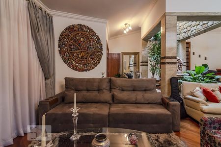 Casa à venda com 550m², 5 quartos e 5 vagasSala