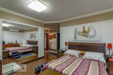 Casa à venda com 550m², 5 quartos e 5 vagasQuarto 5