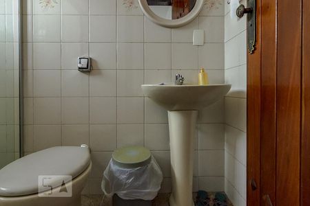 Casa à venda com 550m², 5 quartos e 5 vagasBanheiro de Serviço