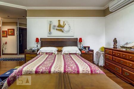 Casa à venda com 550m², 5 quartos e 5 vagasQuarto 5