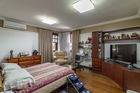 Casa à venda com 550m², 5 quartos e 5 vagasQuarto 5