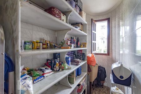 Casa à venda com 550m², 5 quartos e 5 vagasDespensa