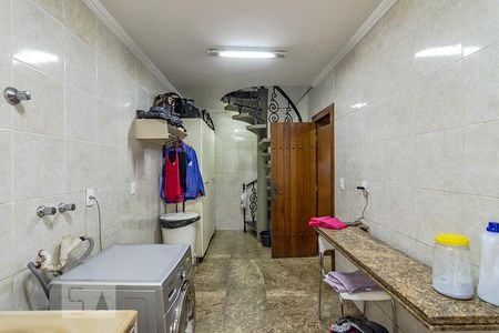 Casa à venda com 550m², 5 quartos e 5 vagasÁrea de Serviço