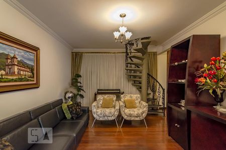 Casa à venda com 550m², 5 quartos e 5 vagasAntessala