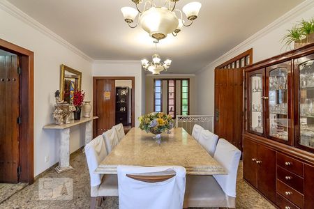 Casa à venda com 550m², 5 quartos e 5 vagasCopa