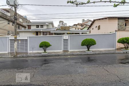 Casa à venda com 550m², 5 quartos e 5 vagasFachada
