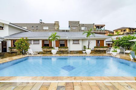 Casa à venda com 550m², 5 quartos e 5 vagasPiscina