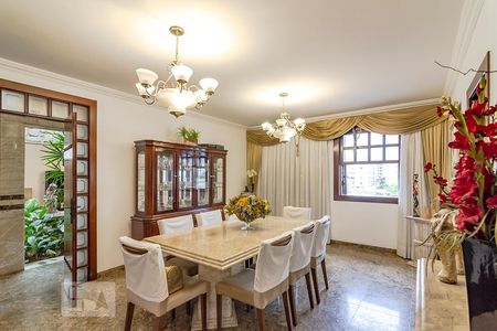 Casa à venda com 550m², 5 quartos e 5 vagasCopa