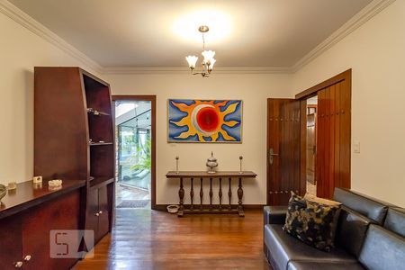 Casa à venda com 550m², 5 quartos e 5 vagasAntessala