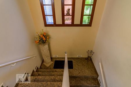 Casa à venda com 550m², 5 quartos e 5 vagasEscada da Garagem