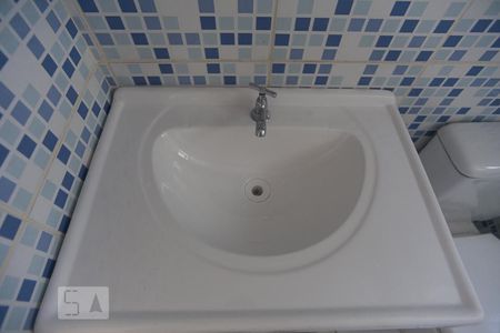 Banheiro de apartamento para alugar com 2 quartos, 49m² em Vila Mimosa, Campinas
