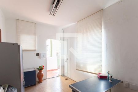 Sala 1 de casa para alugar com 4 quartos, 500m² em Alípio de Melo, Belo Horizonte