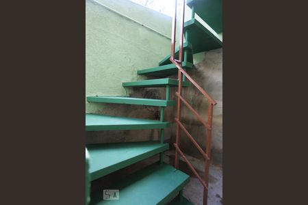 Casa à venda com 210m², 7 quartos e 3 vagasEscadas de Acesso