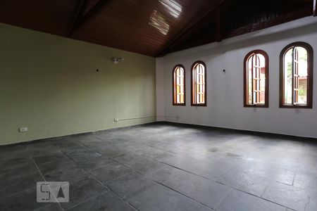 Sala de casa à venda com 7 quartos, 210m² em Vila Yolanda, Osasco