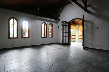 Sala de casa à venda com 7 quartos, 210m² em Vila Yolanda, Osasco