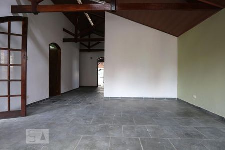 Sala de casa à venda com 7 quartos, 210m² em Vila Yolanda, Osasco