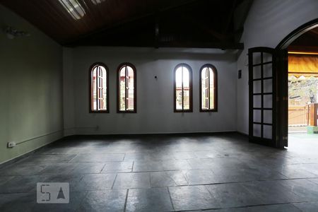 Sala de casa à venda com 7 quartos, 210m² em Vila Yolanda, Osasco