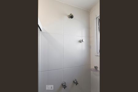 Apartamento para alugar com 45m², 2 quartos e sem vaga Apartamento para alugar com 45m², 2 quartos e sem vagaChuveiro do Banheiro