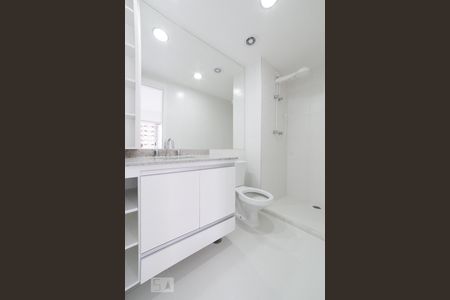 Studio à venda com 54m², 1 quarto e 1 vaga Studio à venda com 54m², 1 quarto e 1 vagaBanheiro