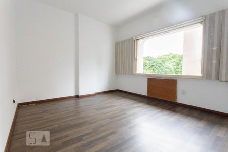 Suíte de apartamento para alugar com 2 quartos, 101m² em Moinhos de Vento, Porto Alegre