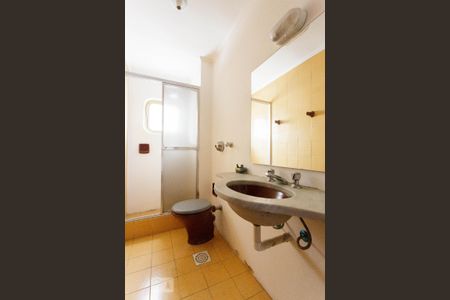 Banheiro de apartamento para alugar com 2 quartos, 101m² em Moinhos de Vento, Porto Alegre