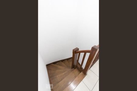 Escada  de casa para alugar com 3 quartos, 160m² em Vila Clementino, São Paulo