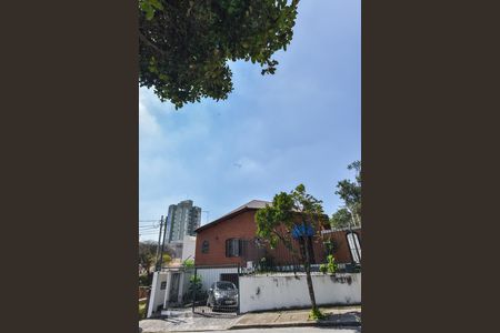 Casa para alugar com 163m², 3 quartos e 3 vagas Casa para alugar com 163m², 3 quartos e 3 vagasFachada