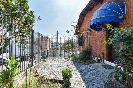 Casa para alugar com 163m², 3 quartos e 3 vagas Casa para alugar com 163m², 3 quartos e 3 vagasJardim da Frente