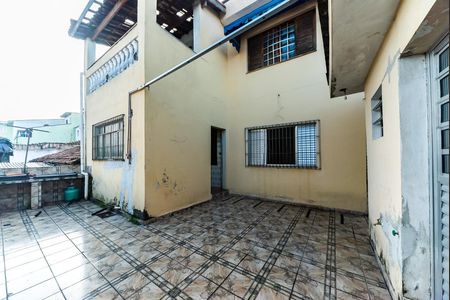 Casa para alugar com 100m², 2 quartos e sem vagaQuintal