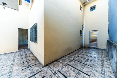 Casa para alugar com 100m², 2 quartos e sem vagaQuintal