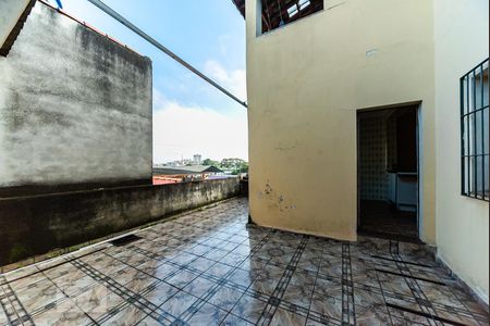 Casa para alugar com 100m², 2 quartos e sem vagaQuintal