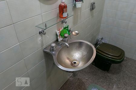 1o. Andar - Lavabo (Pia) de casa à venda com 4 quartos, 450m² em Vila Moinho Velho, São Paulo