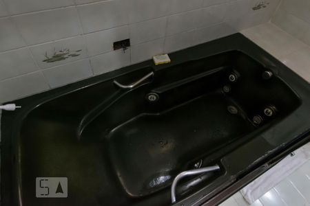 Casa à venda com 450m², 4 quartos e 8 vagas2o. Andar - Suíte 4 - Banheiro (Banheira)