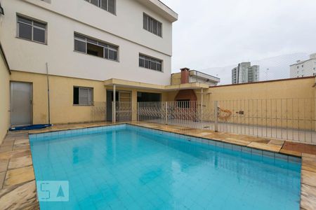 Casa à venda com 450m², 4 quartos e 8 vagasFundos