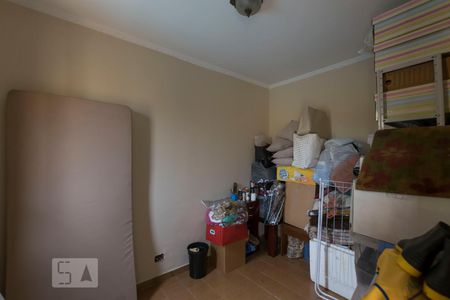 Casa à venda com 450m², 4 quartos e 8 vagasFundos - Quarto de serviço