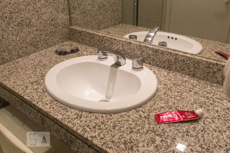 Apartamento para alugar com 103m², 3 quartos e 2 vagas Apartamento para alugar com 103m², 3 quartos e 2 vagasBanheiro (Suíte 2)