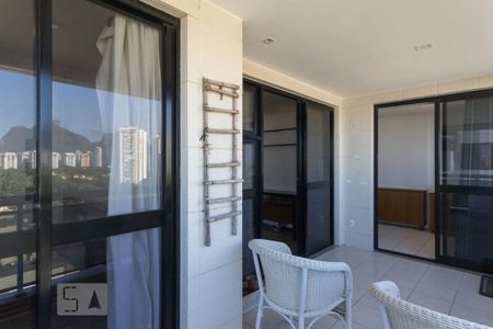 Apartamento para alugar com 103m², 3 quartos e 2 vagas Apartamento para alugar com 103m², 3 quartos e 2 vagasVaranda