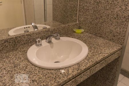 Apartamento para alugar com 103m², 3 quartos e 2 vagas Apartamento para alugar com 103m², 3 quartos e 2 vagasBanheiro